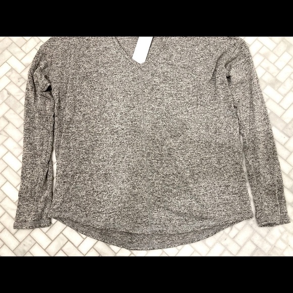 COIN1804 V-NECK SWEATER - size small - Picture 9 of 12